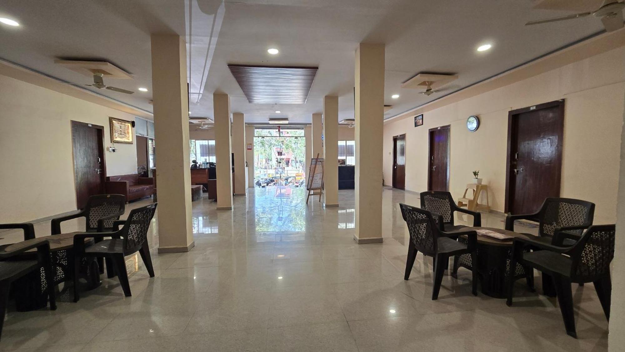 Hotel Maheshwari Green'S Ujjain Luaran gambar