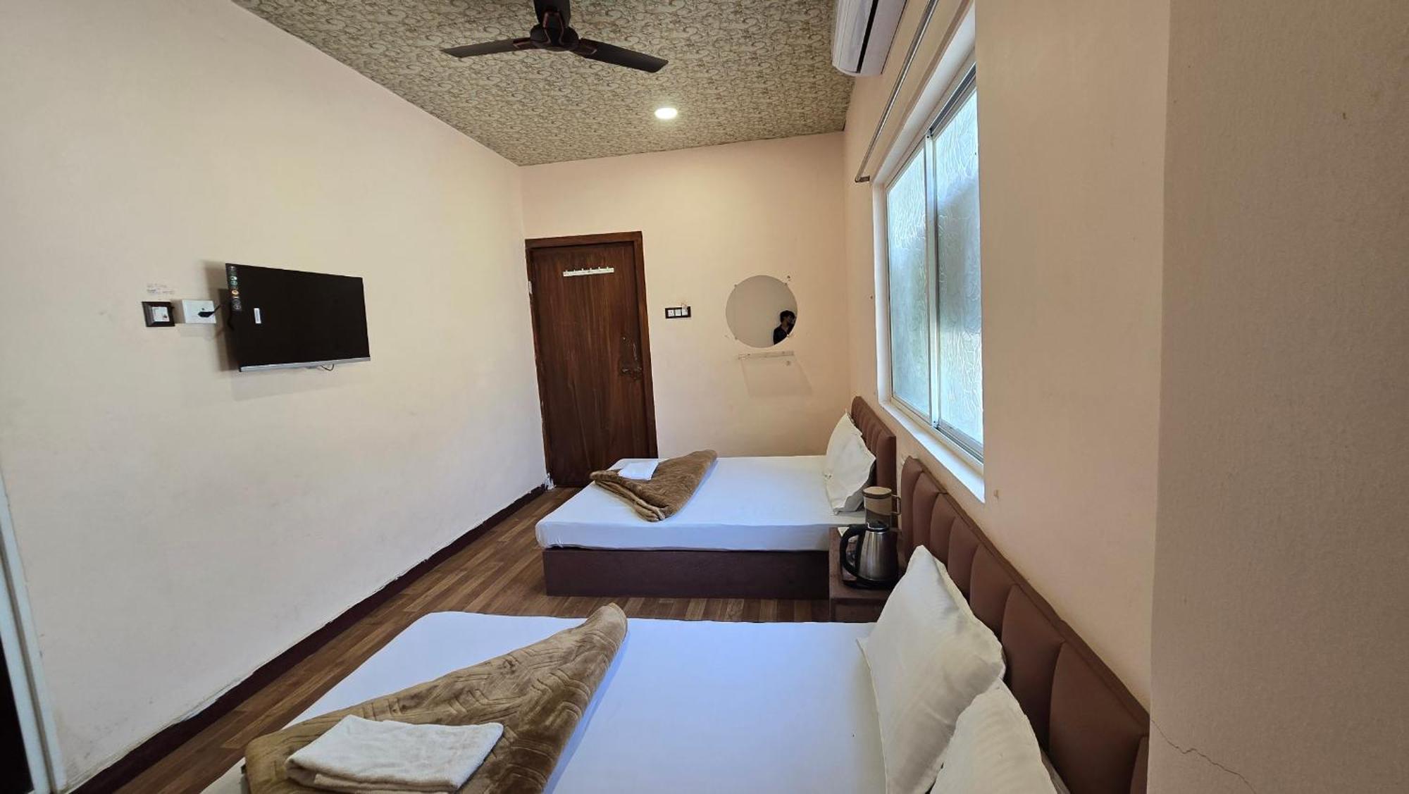 Hotel Maheshwari Green'S Ujjain Luaran gambar