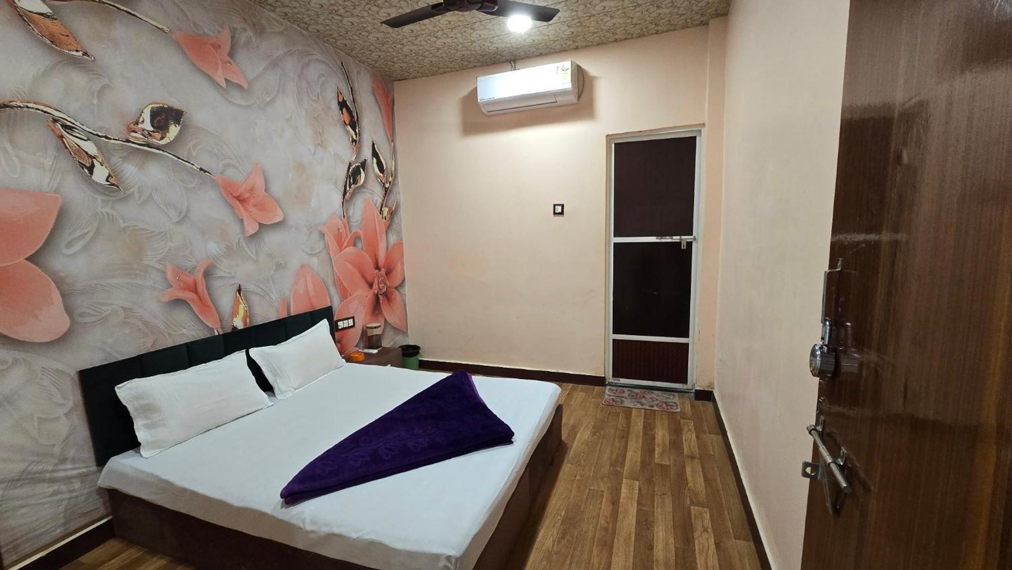 Hotel Maheshwari Green'S Ujjain Luaran gambar