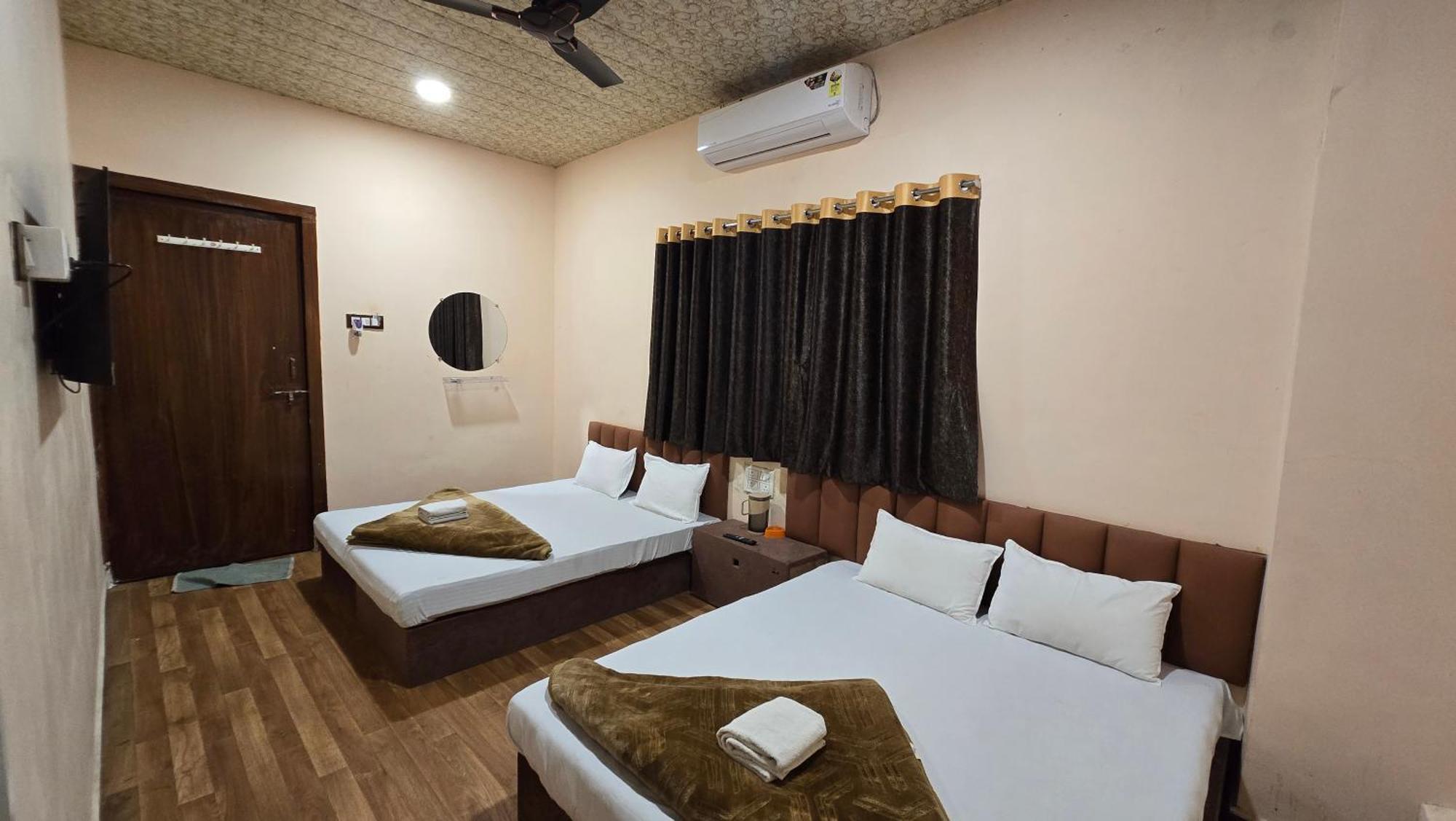 Hotel Maheshwari Green'S Ujjain Luaran gambar