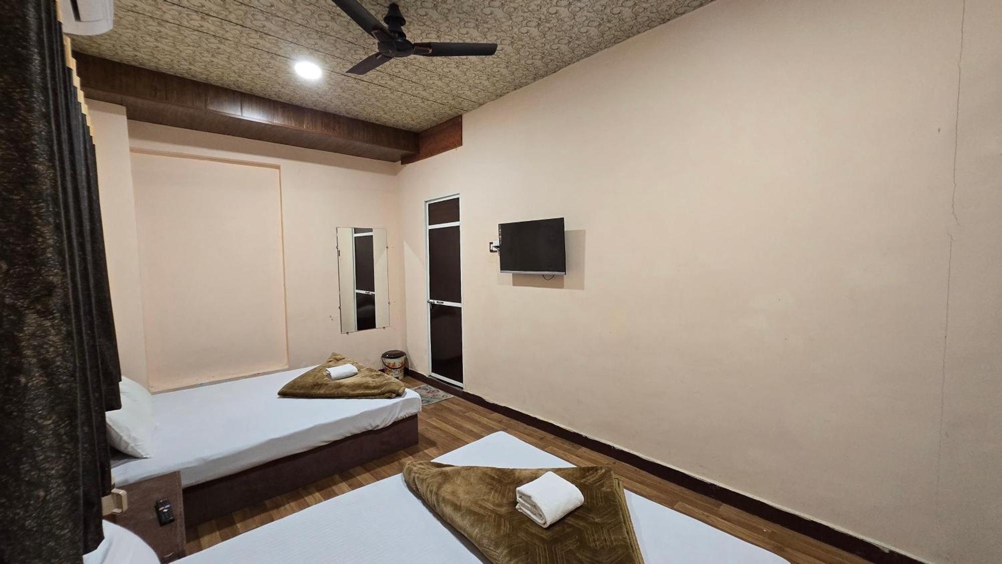Hotel Maheshwari Green'S Ujjain Luaran gambar